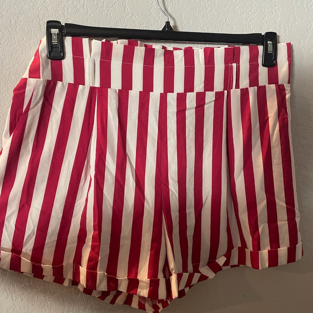 Flowy Striped Red and White shorts size 3xl